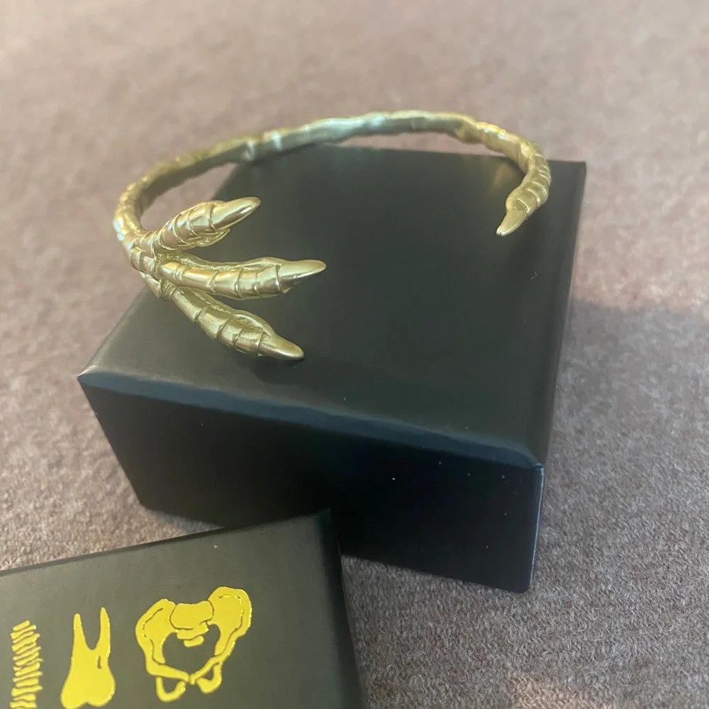 Verameat Fearless Talon Cuff / Brass - Picture 3 of 12